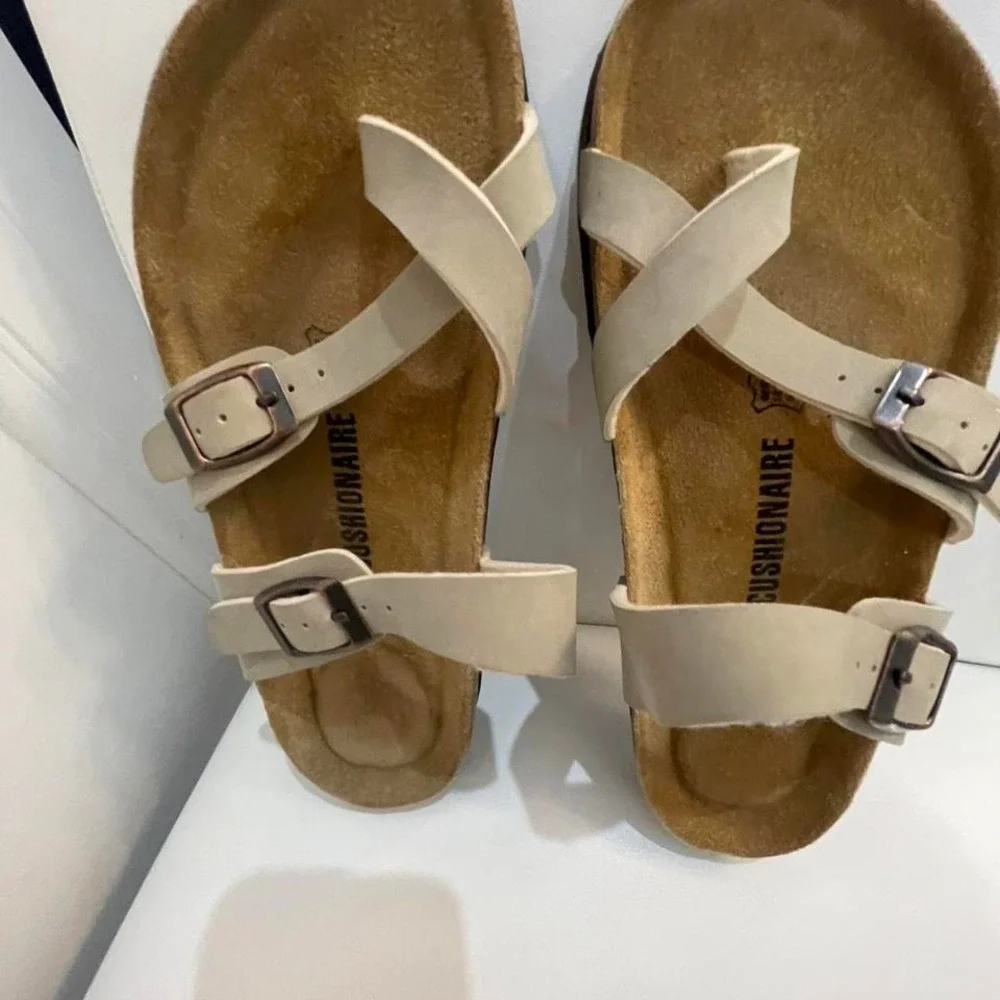 Women's Tan two straps‎ Sandals - Picture 4 of 7